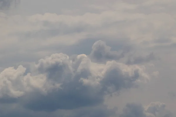 雨の日に雲が形成され — ストック写真