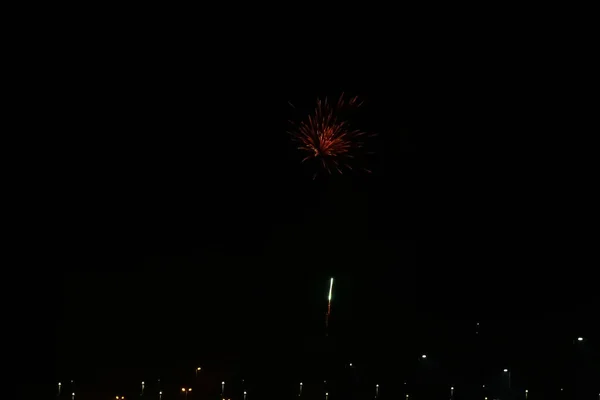 Fogos Artifício Mostrar Fundo Céu Preto — Fotografia de Stock