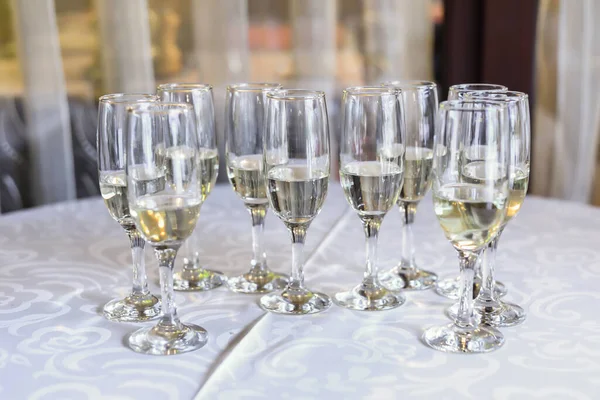 Champagne Bril Geregeld Voor Bruiloft Receptie — Stockfoto