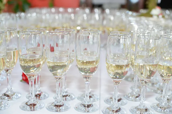 Champagne Bril Geregeld Voor Bruiloft Receptie — Stockfoto