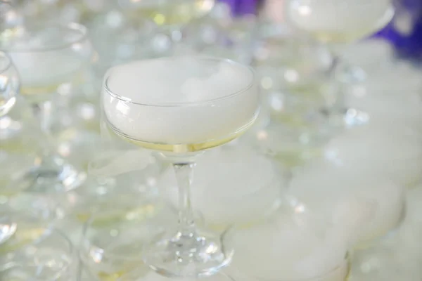 Champagne Bril Geregeld Voor Bruiloft Receptie — Stockfoto