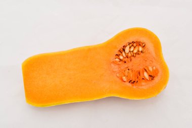 Kesilen ham balkabağının ayrıntıları