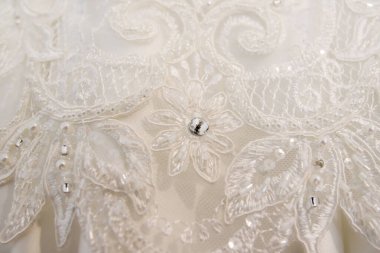 gelin beyaz gelinlik ayrıntıları