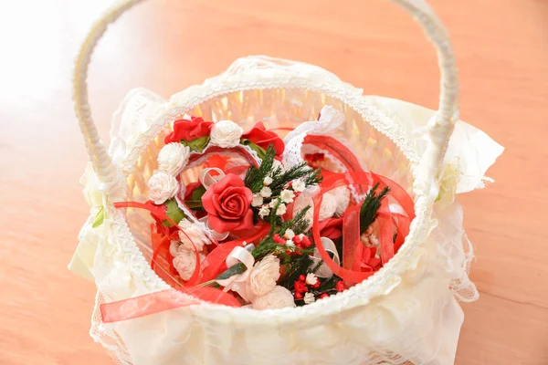 篮子里的婚花 — 图库照片