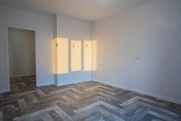 Zonlicht Komt Kamer Binnen Bij Zonsondergang Door Het Raam Wordt — Stockfoto