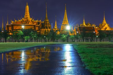 Yağmurlu bir gün Grand Palace