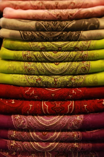 Renkli bir Tay ipek kumaş — Stok fotoğraf