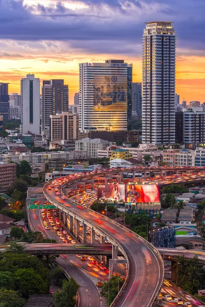 Landscape building modern business district of Bangkok. S-shaped — Stock Photo, Image