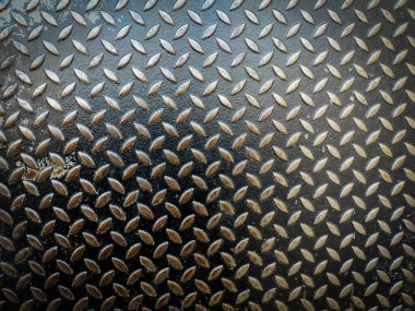 Gümüş ve siyah boyalı metalik plaka kayma önleyici yüzey. Metal elmas plaka dokusu.