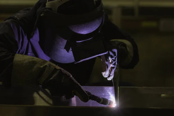 Welder Welding Steel Factory Weld Steel Dark — Stock Photo, Image