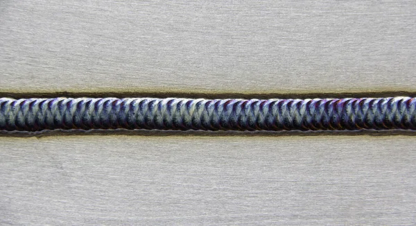 Paslanmaz çeliğin argon ile kaynaşması. Argon kaynaklama