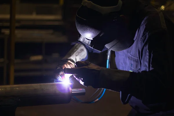 Skillful Welders Weld Steel Factory Construction Site Metal Welder Builder — Stock Photo, Image