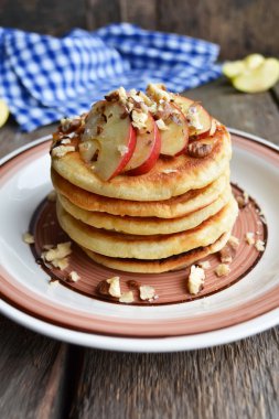 Gözleme elma ve fındık, rustik tarzı ile