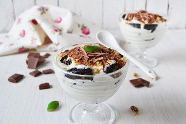 tatlı Erik, ceviz ve krem peynir 