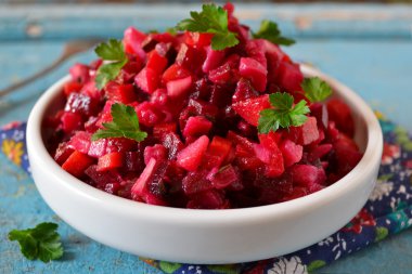 Geleneksel sebze salatası Rus Mutfağı, vinai