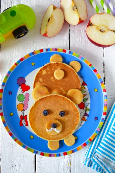 Beruang dari pancake untuk sarapan untuk anak-anak — Stok Foto