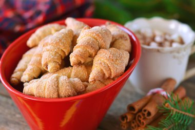 Noel kurabiyeleri ile şeker, tarçın ve yeni yıl üzerinde deli ta '