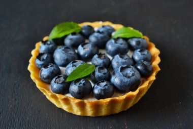 Tartlets beze ve çilek, Festival tablo