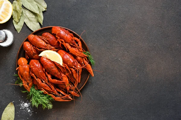 Red Crayfish Dill Bay Leaf Lemon Plate — Stock Photo, Image