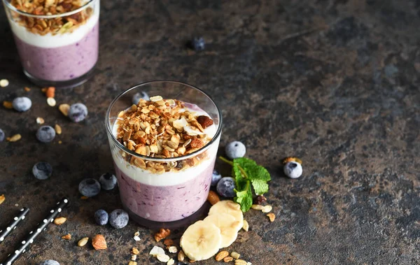 Smoothies Blueberries Granola Concrete Background Detox Menu Diet — Stock Photo, Image