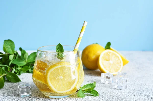Limonada Fria Com Hortelã Suco Limão Bebida Fresca Verão Mahito — Fotografia de Stock