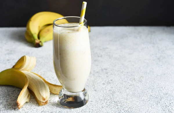 Cocktail Banana Com Gelado Leite Batido Frutas Batido Pequeno Almoço — Fotografia de Stock