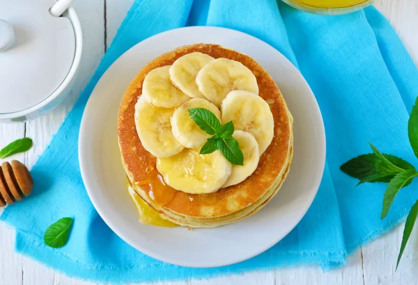 鶏をパンケーキします。pannkaka med banan — Stockfoto