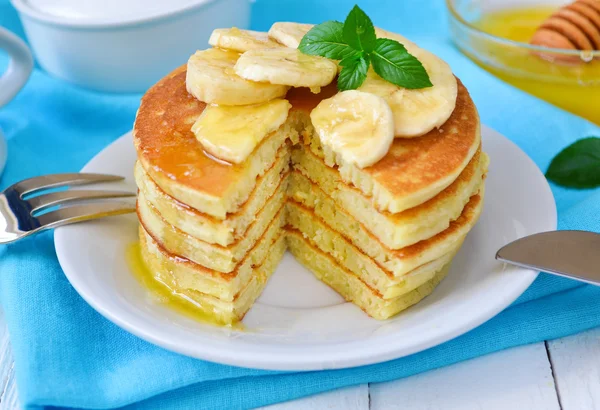 Pancake with banana — Stock Photo, Image