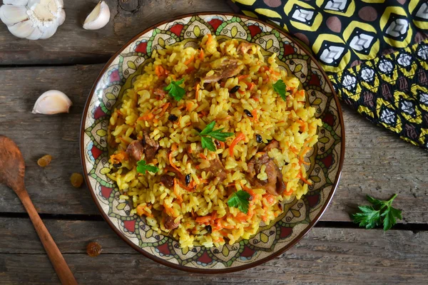 Pilaf uzbeque com passas — Fotografia de Stock