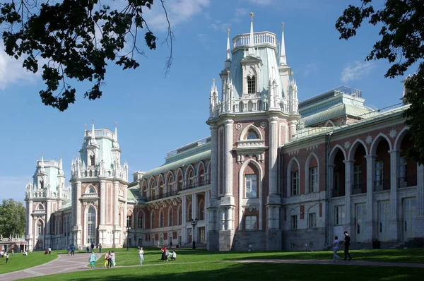 Büyük Tsaritsyno Sarayı, mimar Kazakov, Rus mimarisi.