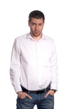 genç adam düşünüyor