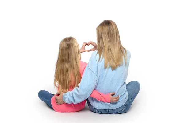 Shot Blondes Mom Daughter Wearing Pink Shirts Sitting Embrace Making — Stock Photo, Image