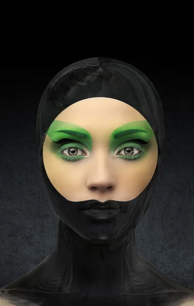 Κορίτσι με δημιουργική πράσινο και μαύρο και πράσινο — Φωτογραφία Αρχείου