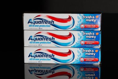 Sahne kapısı kompleksi - posta kutuları