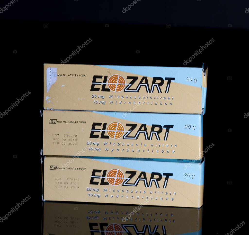 Ointment containing hydrocortisone for the treatment of itchy skin