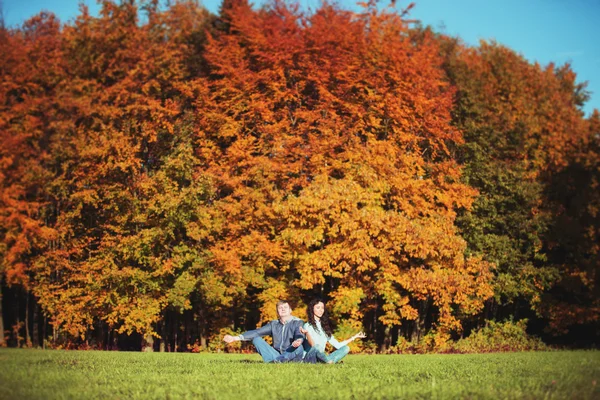 Storia d'amore, coppia relax — Foto Stock