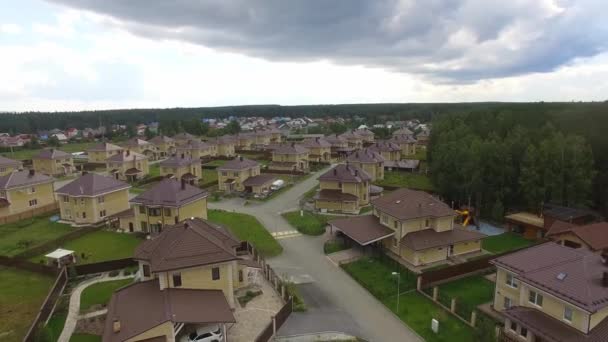 Aerial Drone Footage Summer Street Modern Luxury Houses Aerial Flying — Stock Video