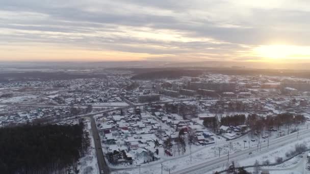 Letecký Pohled Okraj Města Při Západu Slunce Existuje Mnoho Jednopatrových — Stock video