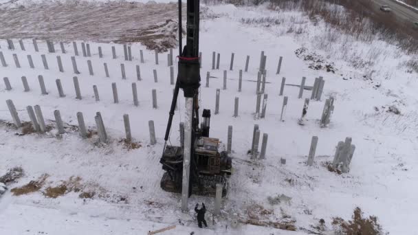 Vue Aérienne Par Drone Une Perceuse Pieux Travail Sur Chantier — Video