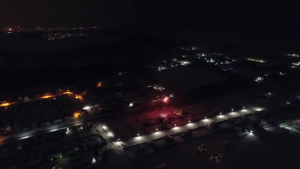 Luchtfoto Van Het Vuurwerk Van Nieuwjaar Nachts Het Dorp — Stockvideo