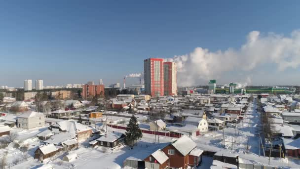 Zbudowano Widok Lotu Ptaka Prywatne Jednopiętrowe Dwupiętrowe Domy Oraz Dwa — Wideo stockowe