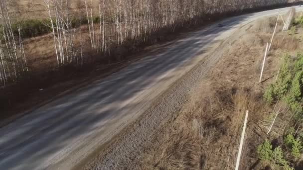 Pemandangan Udara Mobil Mengemudi Sepanjang Jalan Musim Semi Hari Yang — Stok Video