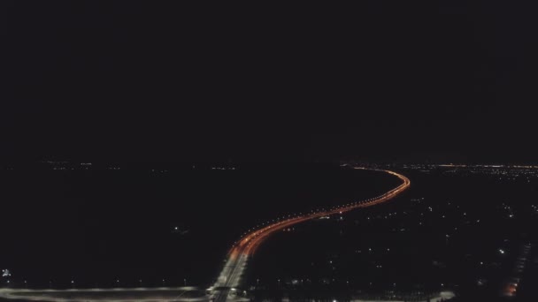 Widok Lotu Ptaka Autostradę Mnóstwo Błyskawic Autostrada Pomarańczowymi Latarniami Światła — Wideo stockowe