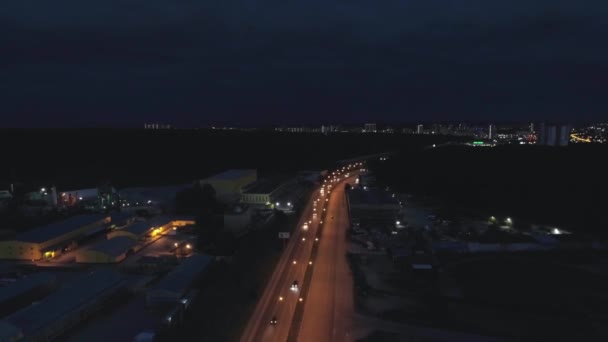 Vue Aérienne Périphérie Ville Nuit Avec Zone Industrielle Des Voitures — Video