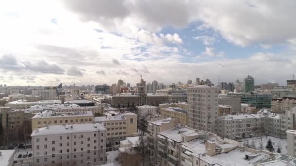 Вид Воздуха Большой Зимний Город Кадре Современные Высотные Здания Старые — стоковое видео