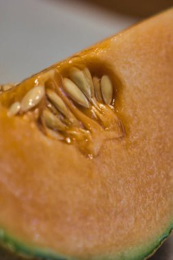 Kavun diliminde tohumları kapat