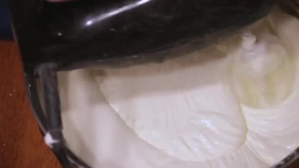 Mistura de massa de cheesecake branco cremoso — Vídeo de Stock