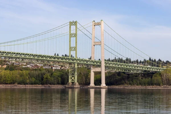 Ponte Tacoma Narrrows refletida no som — Fotografia de Stock