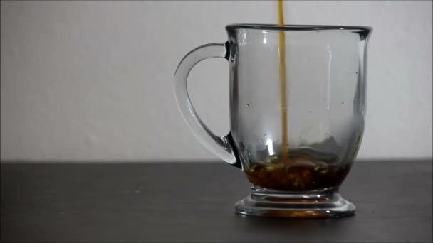 .x5 Kaffee gießen — Stockvideo