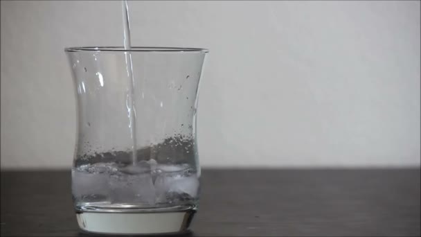 Pouring water 1 — Stock Video